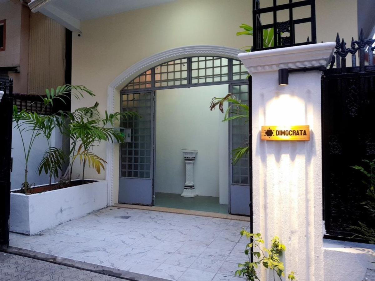 Dimocrata Apartment Phnom Penh Bagian luar foto