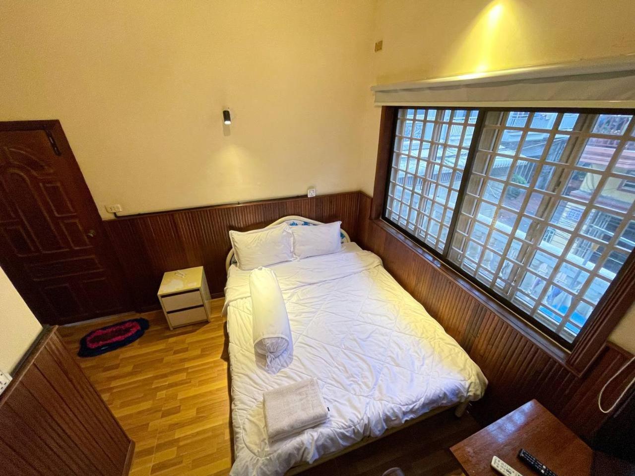 Dimocrata Apartment Phnom Penh Bagian luar foto